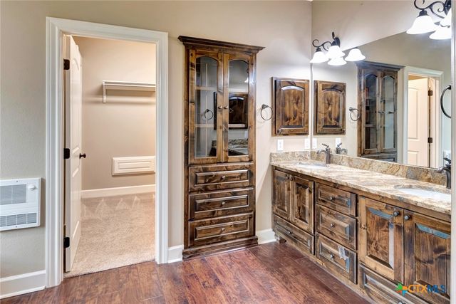 249 Post Oak Bend, Inez, TX 77968