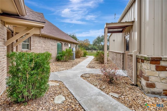 249 Post Oak Bend, Inez, TX 77968