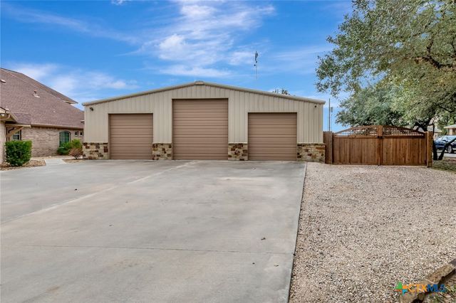 249 Post Oak Bend, Inez, TX 77968