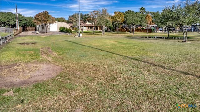 249 Post Oak Bend, Inez, TX 77968