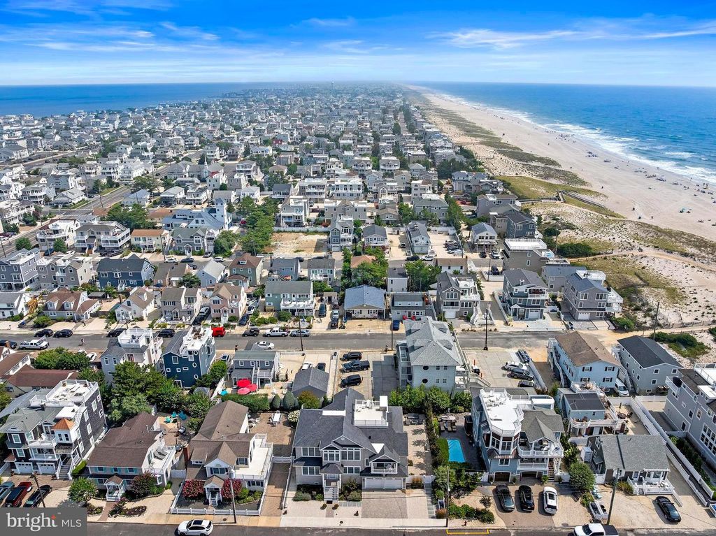 131-133 E DELAWARE AVE, Long Beach Township, NJ 08008