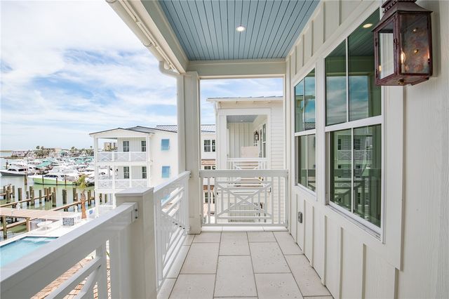 136 W Cotter Ave 11, Port Aransas, TX 78373