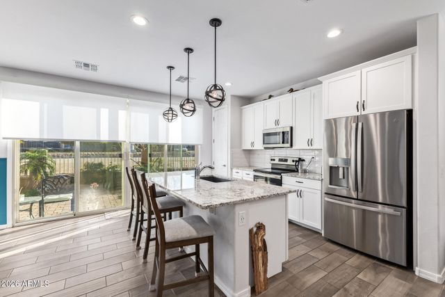 1317 E FREMONT Road, Phoenix, AZ 85042