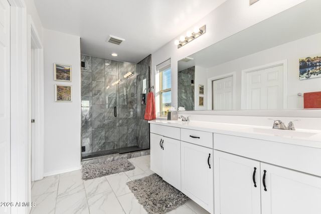 1317 E FREMONT Road, Phoenix, AZ 85042