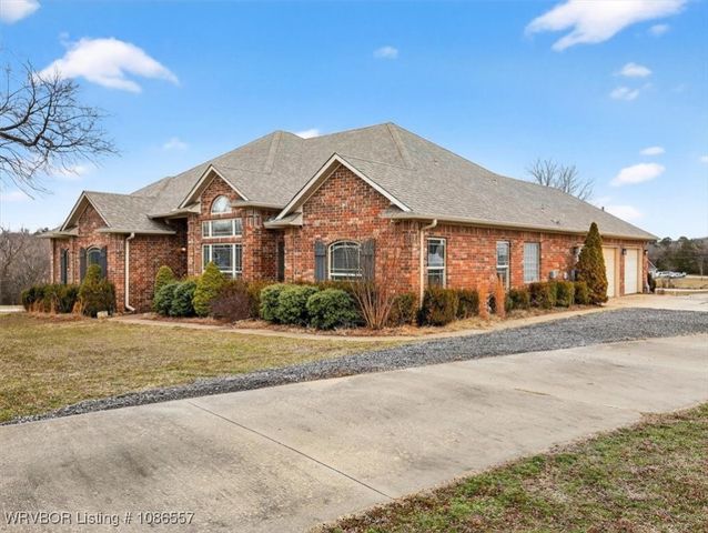 1407 N Camp Trail, Van Buren, AR 72956