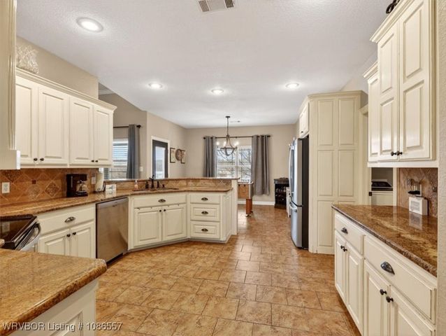 1407 N Camp Trail, Van Buren, AR 72956