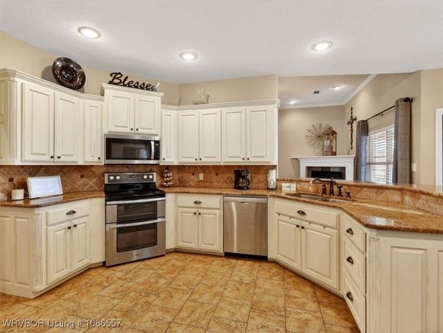 1407 N Camp Trail, Van Buren, AR 72956