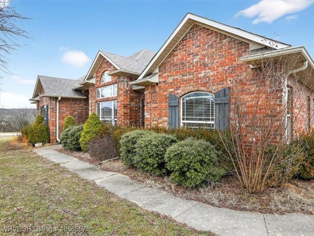 1407 N Camp Trail, Van Buren, AR 72956