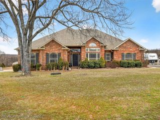 1407 N Camp Trail, Van Buren, AR 72956
