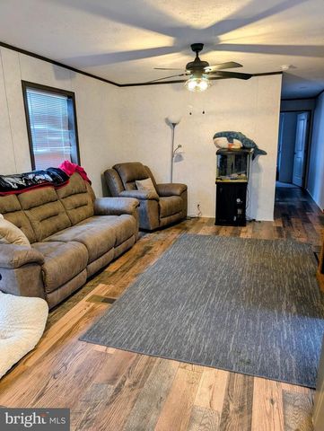 17 GLOUSTER CT, Coatesville, PA 19320