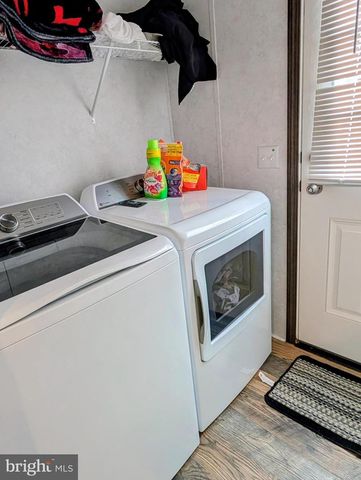 17 GLOUSTER CT, Coatesville, PA 19320