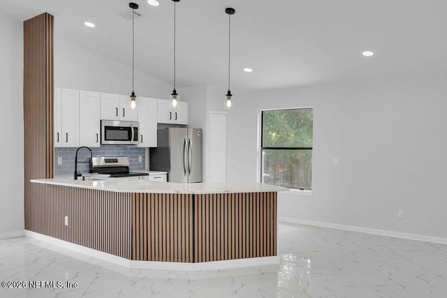 3861 WINTER BERRY Road E, Jacksonville, FL 32210