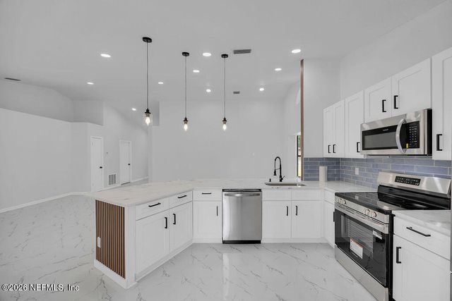 3861 WINTER BERRY Road E, Jacksonville, FL 32210