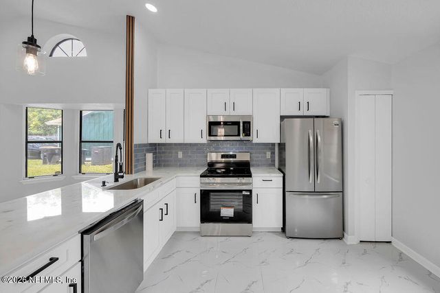 3861 WINTER BERRY Road E, Jacksonville, FL 32210