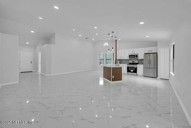 3861 WINTER BERRY Road E, Jacksonville, FL 32210