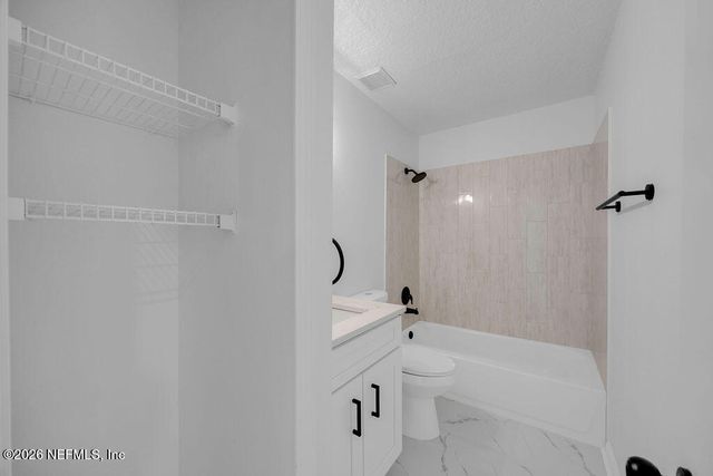 3861 WINTER BERRY Road E, Jacksonville, FL 32210