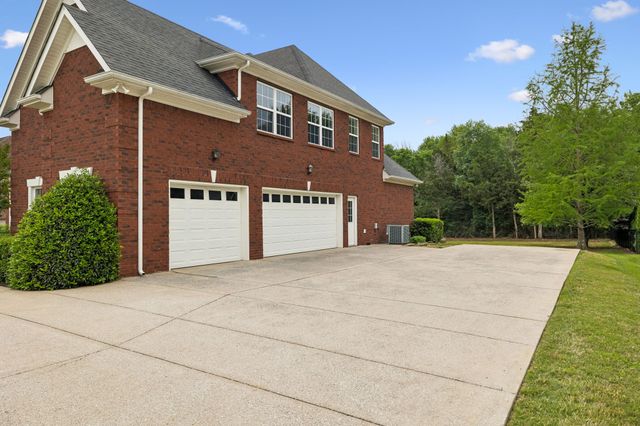 5423 Cliffstone Dr, Smyrna, TN 37167