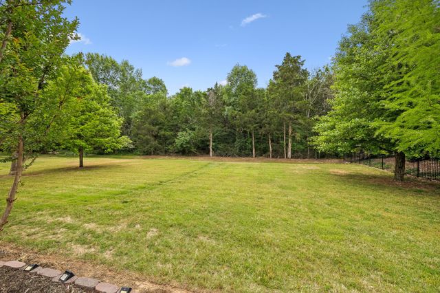 5423 Cliffstone Dr, Smyrna, TN 37167