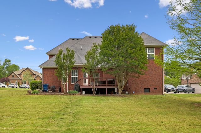5423 Cliffstone Dr, Smyrna, TN 37167