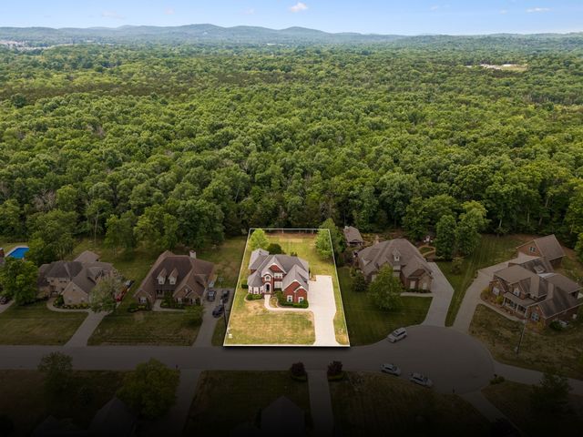 5423 Cliffstone Dr, Smyrna, TN 37167