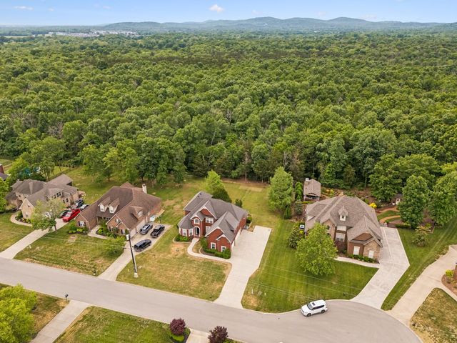 5423 Cliffstone Dr, Smyrna, TN 37167