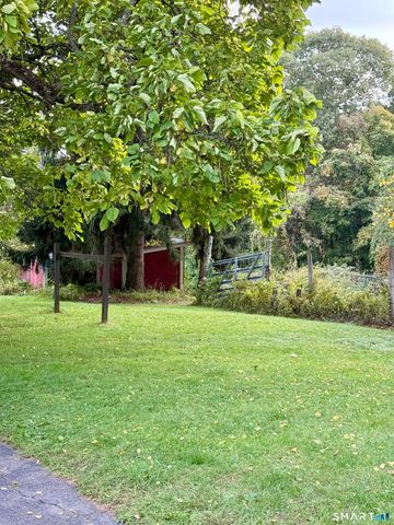 217 Munger Lane, Bethlehem, CT 06751