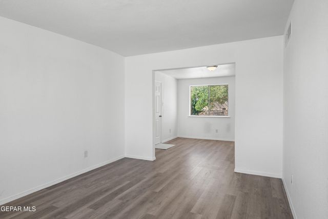 10561 CHAMPLAIN Street, El Paso, TX 79924