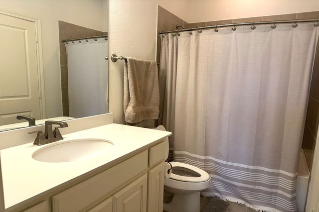 1140 Peacock Boulevard, Carrollton, TX 75007