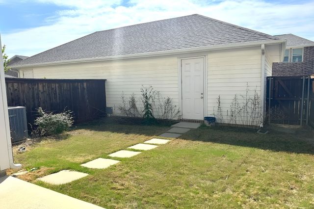 1140 Peacock Boulevard, Carrollton, TX 75007