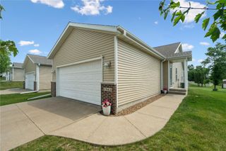 1562 Hunters Creek Way, Marion, IA 52302