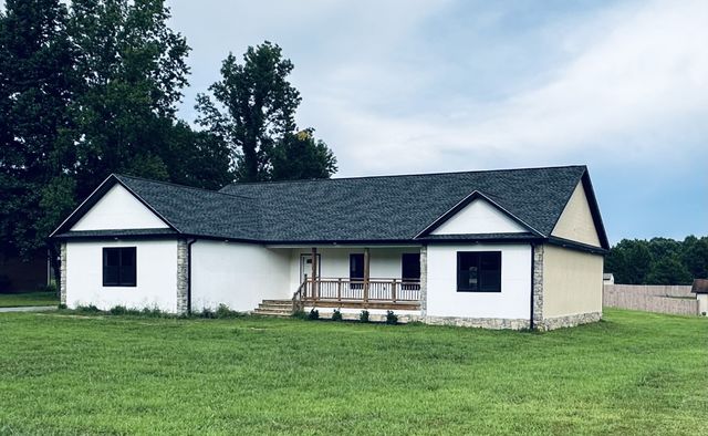50 Sonoma Dr, Fayetteville, TN 37334