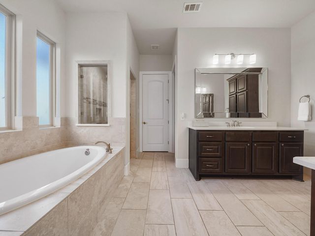 11 Kimberling Court, Tomball, TX 77375