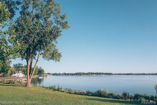 206 Bernstadt Street, Novi, MI 48377