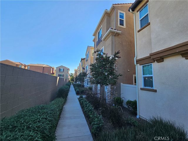 2892 Cedar Lane, Pomona, CA 91767