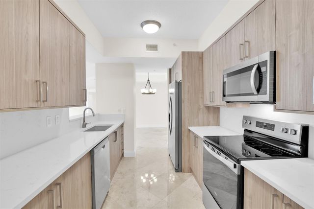 101 SE 20th Avenue 406, Deerfield Beach, FL 33441