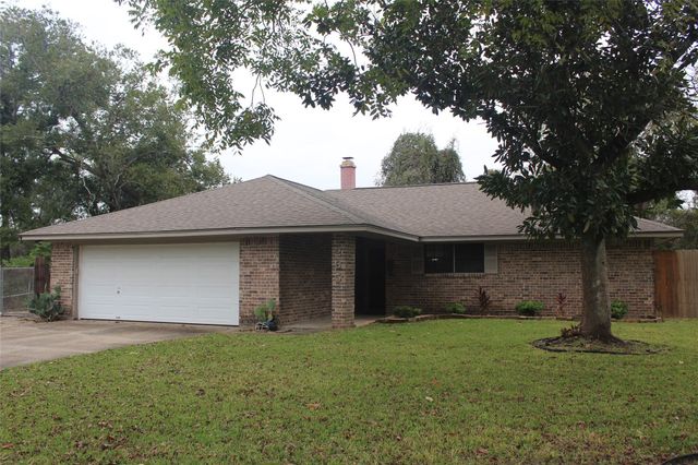 265 Wayne Drive, Clute, TX 77531