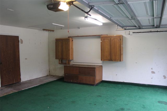 265 Wayne Drive, Clute, TX 77531