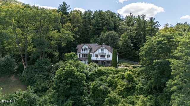 1127 Leesome Lane, Altamont, NY 12009