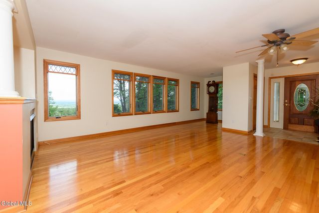 1127 Leesome Lane, Altamont, NY 12009