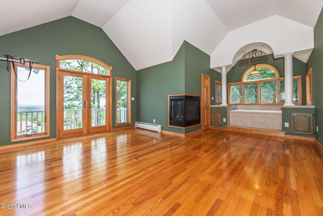 1127 Leesome Lane, Altamont, NY 12009