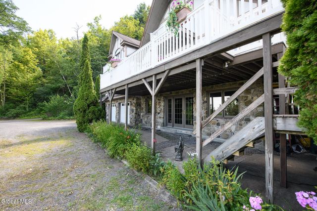 1127 Leesome Lane, Altamont, NY 12009