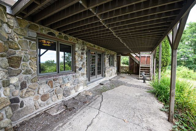 1127 Leesome Lane, Altamont, NY 12009