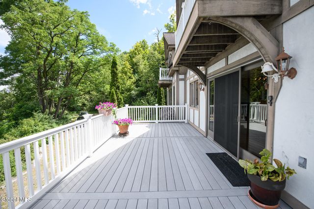 1127 Leesome Lane, Altamont, NY 12009