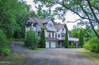 1127 Leesome Lane, Altamont, NY 12009