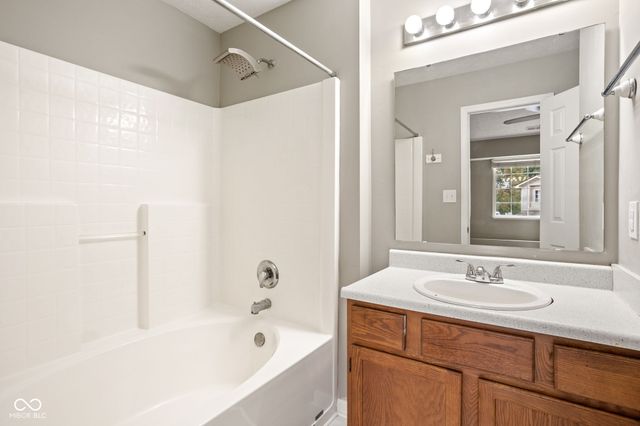 9989 Worthington Boulevard, Fishers, IN 46038