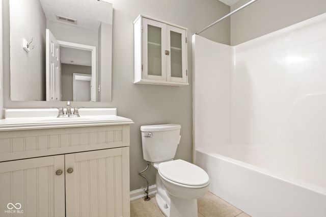 9989 Worthington Boulevard, Fishers, IN 46038