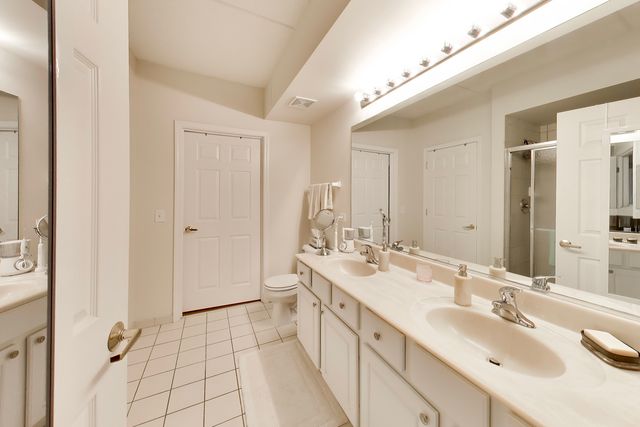 1479 N Milwaukee Avenue 206, Libertyville, IL 60048