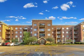 1479 N Milwaukee Avenue 206, Libertyville, IL 60048