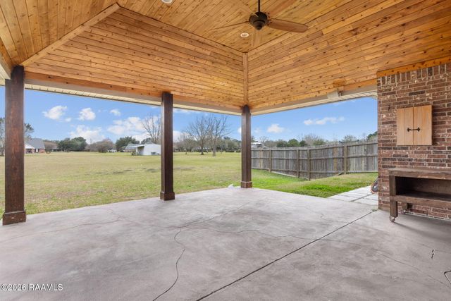 225 Woodhaven Road, Youngsville, LA 70592