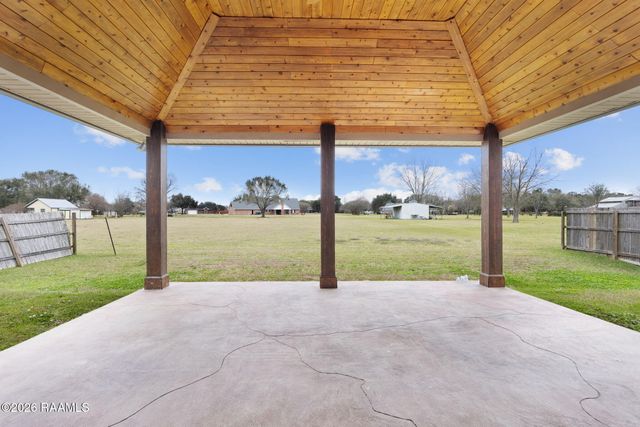 225 Woodhaven Road, Youngsville, LA 70592